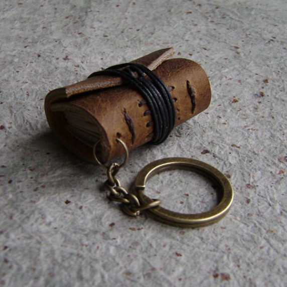 mini leather journal key ring dsc04060.jpg